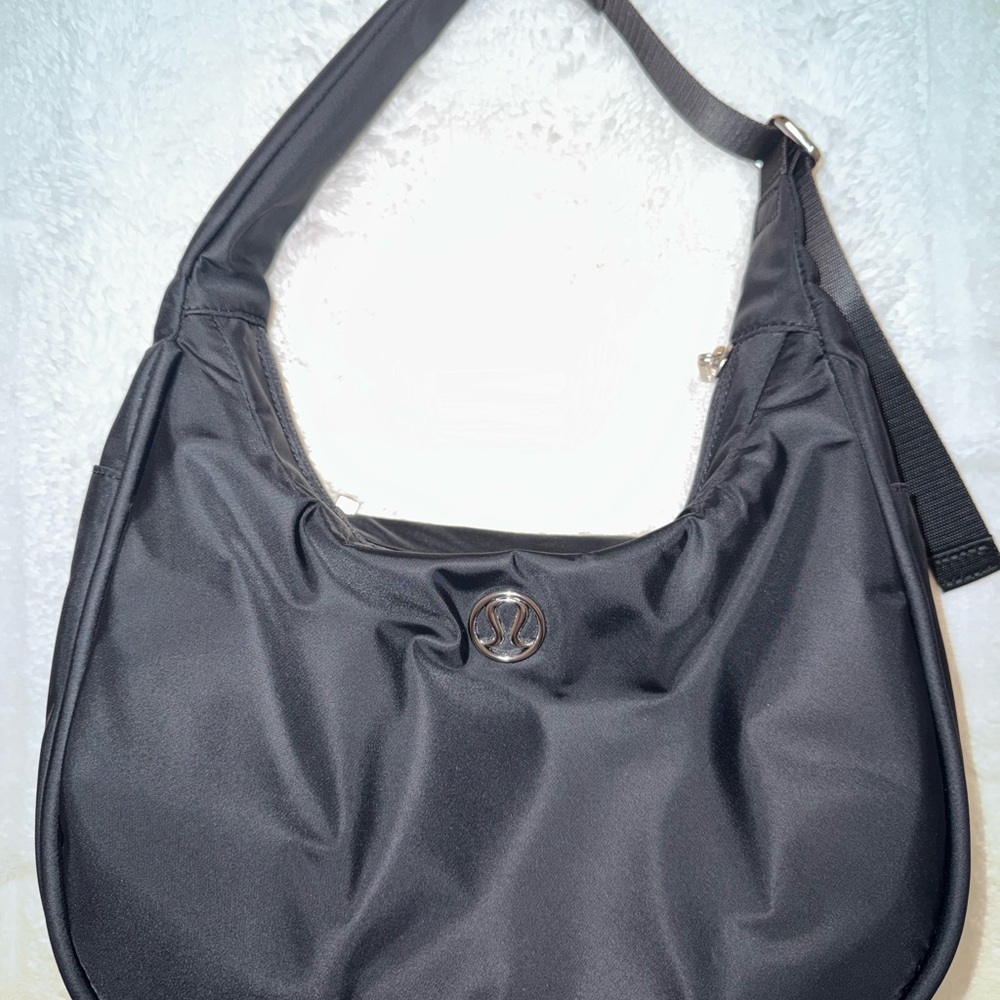 Lululemon 4L Black Shoulder Bag